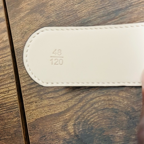 Gently used Gucci Belt like new - Picture 5 of 5